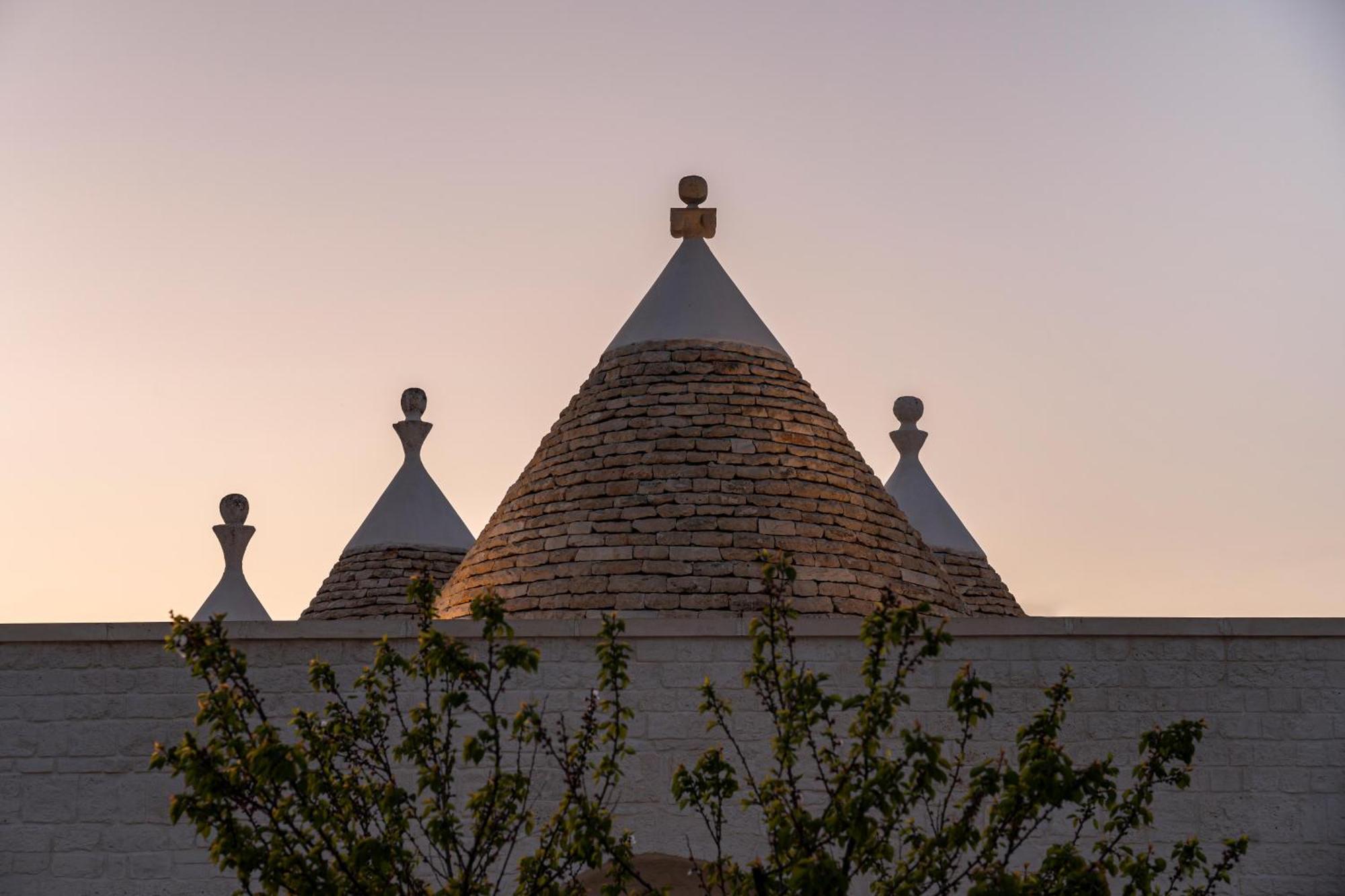 Trullo Jale - Boutique Apartments Остуни Экстерьер фото