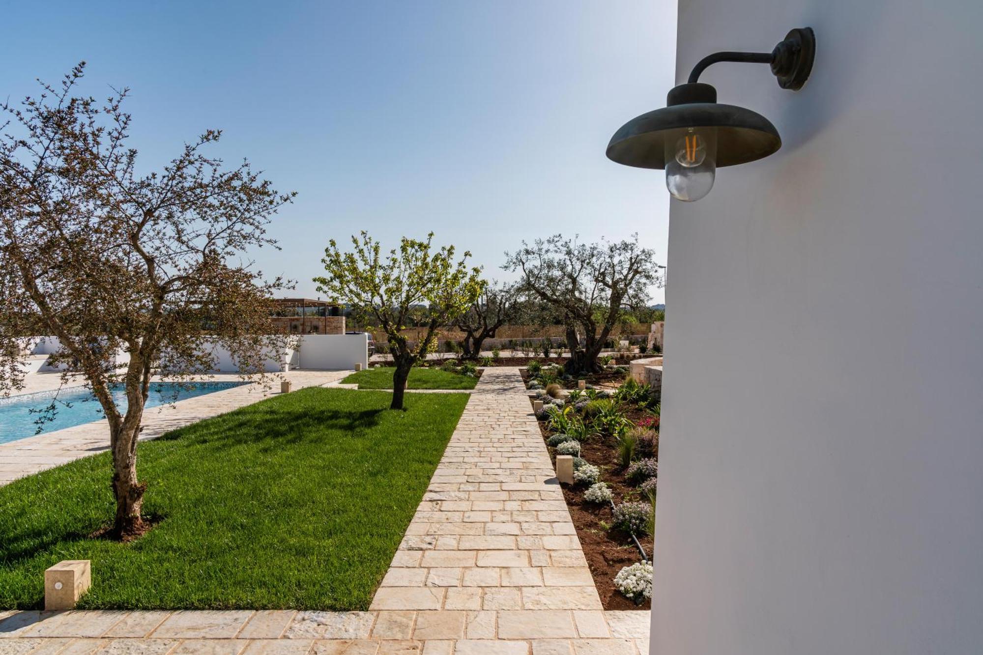Trullo Jale - Boutique Apartments Остуни Экстерьер фото