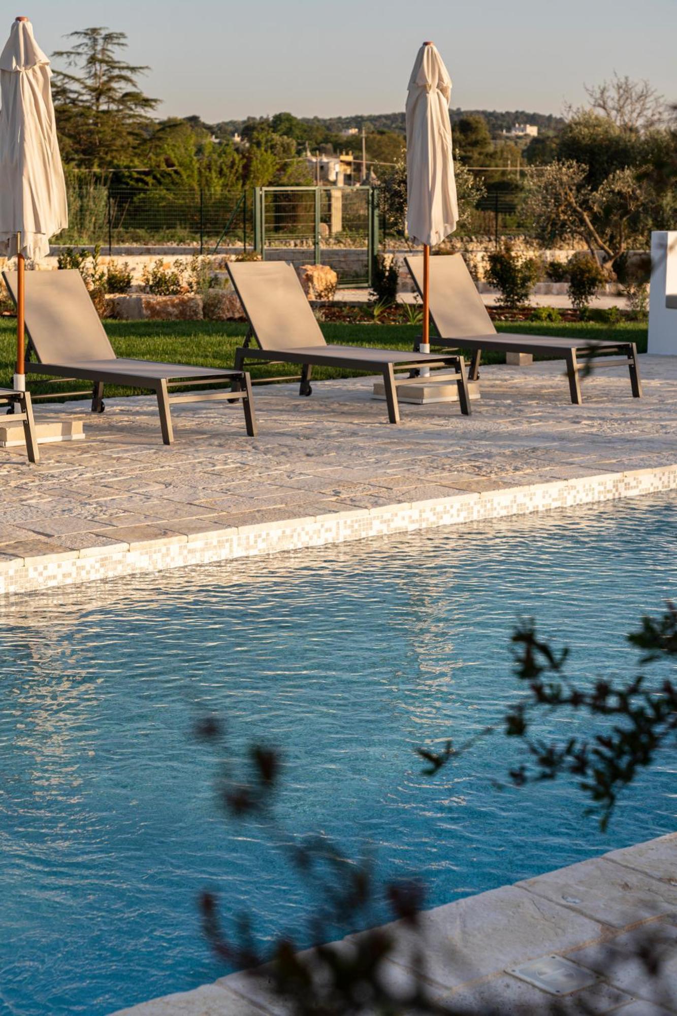 Trullo Jale - Boutique Apartments Остуни Экстерьер фото