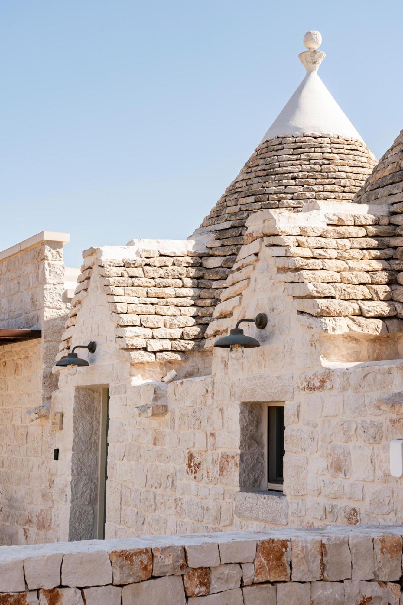 Trullo Jale - Boutique Apartments Остуни Экстерьер фото