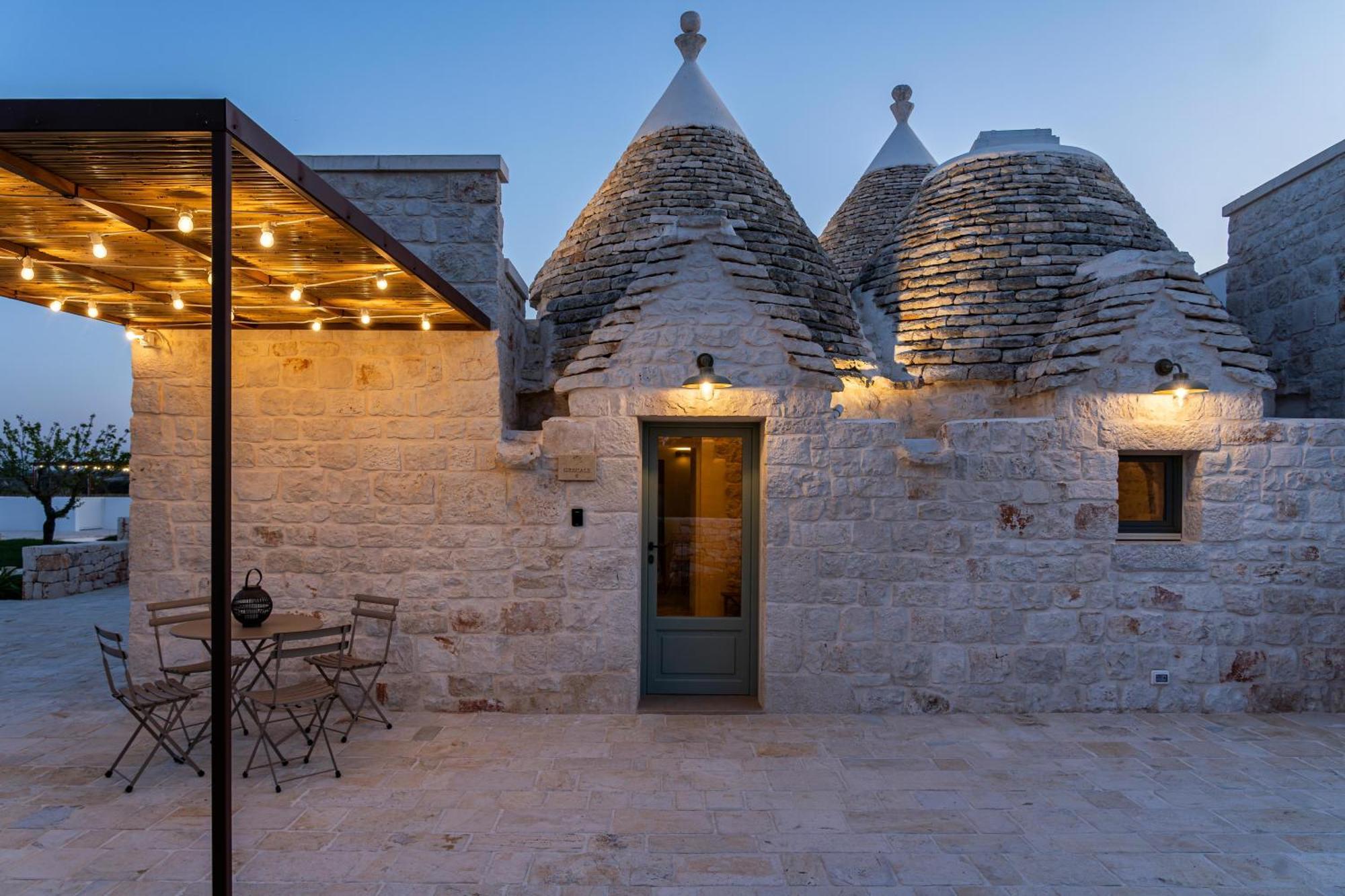 Trullo Jale - Boutique Apartments Остуни Экстерьер фото