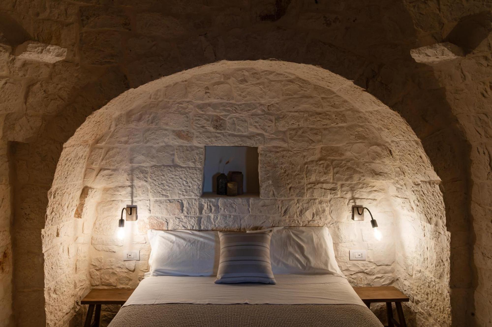 Trullo Jale - Boutique Apartments Остуни Экстерьер фото