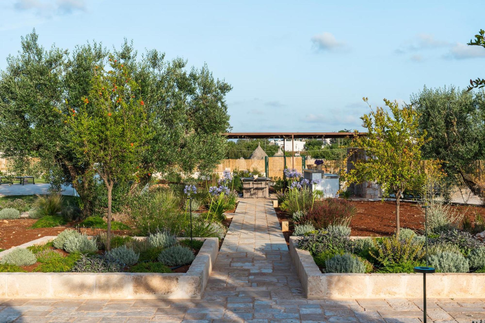 Trullo Jale - Boutique Apartments Остуни Экстерьер фото