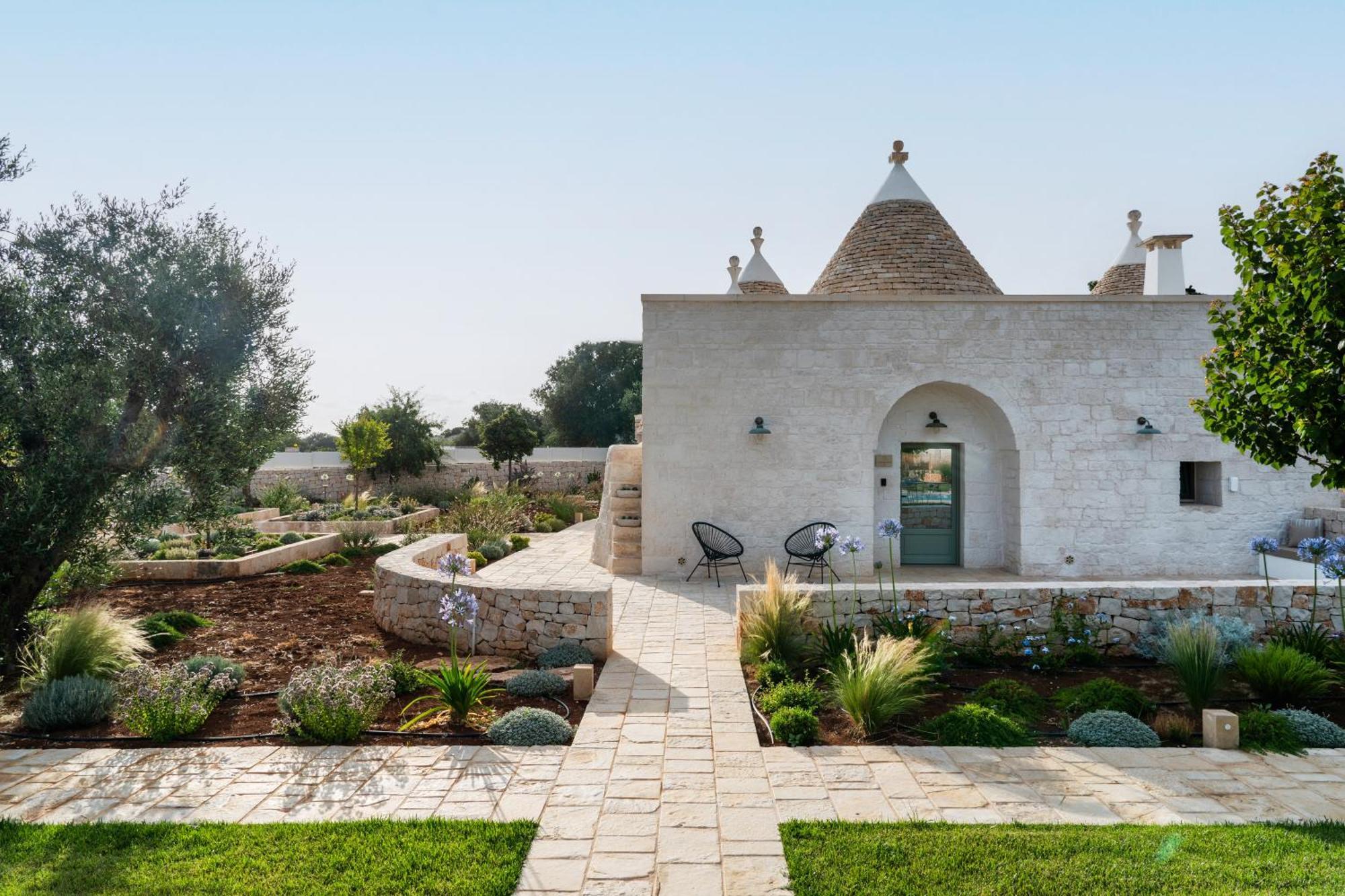 Trullo Jale - Boutique Apartments Остуни Экстерьер фото