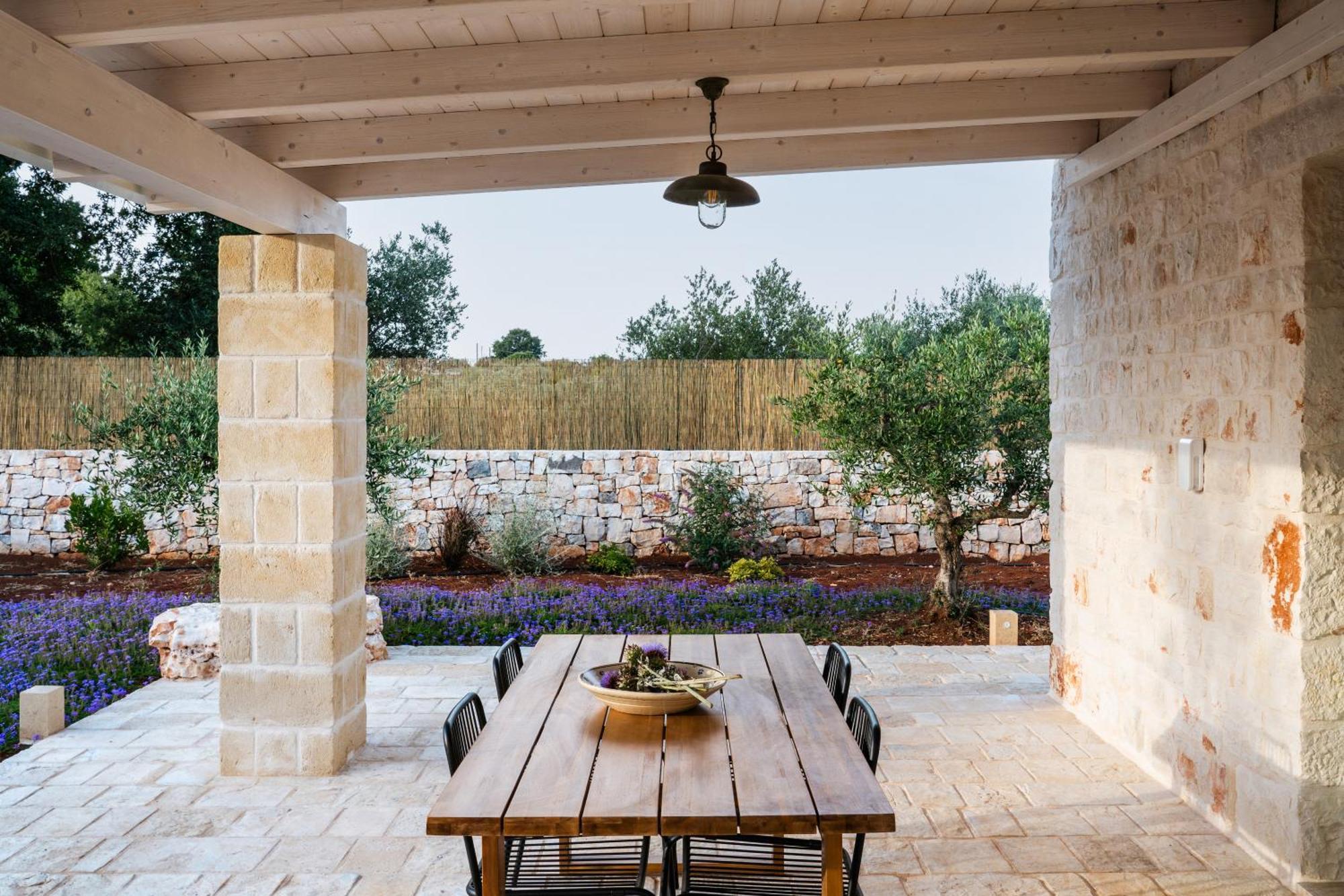 Trullo Jale - Boutique Apartments Остуни Экстерьер фото