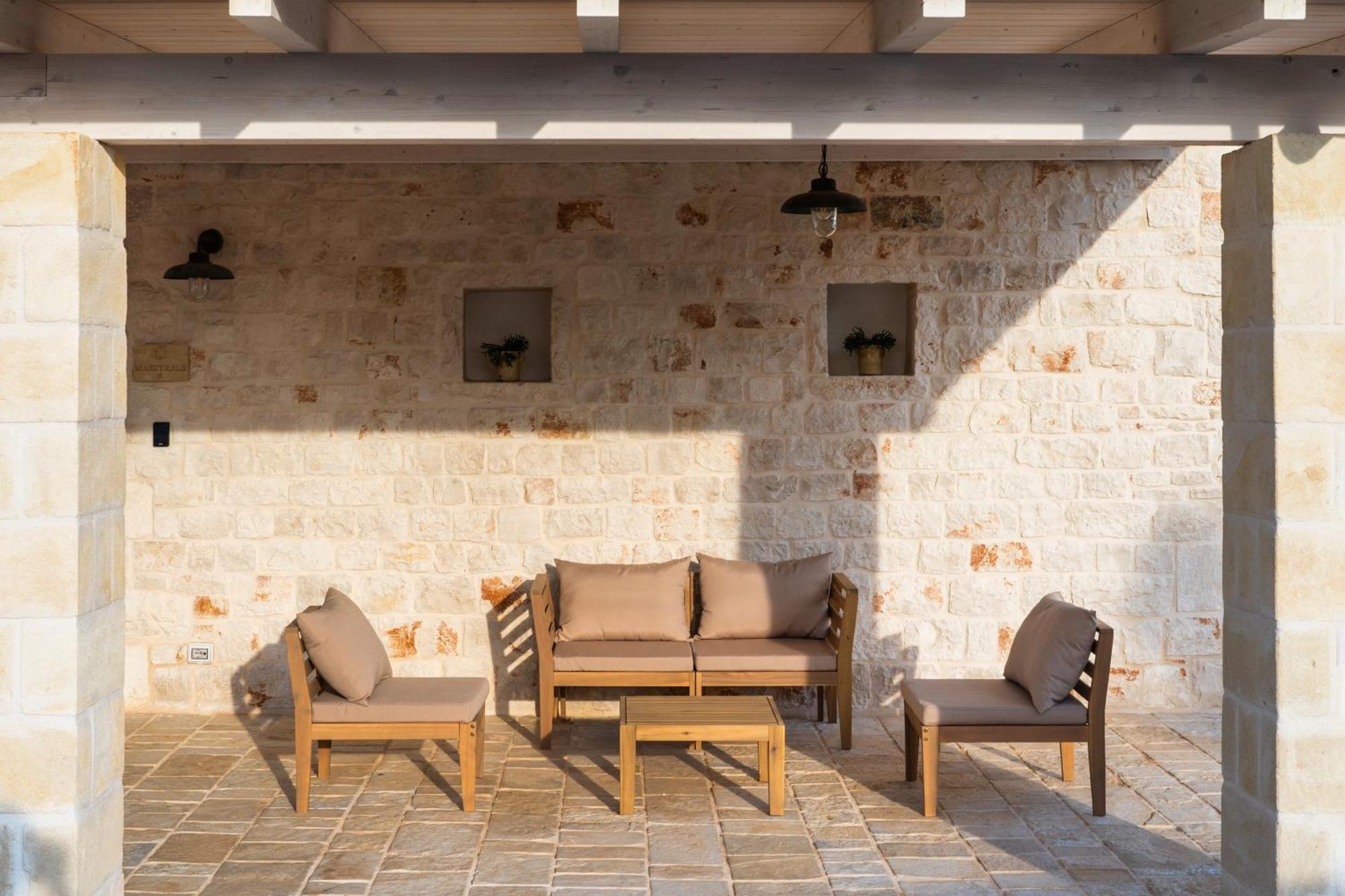 Trullo Jale - Boutique Apartments Остуни Экстерьер фото